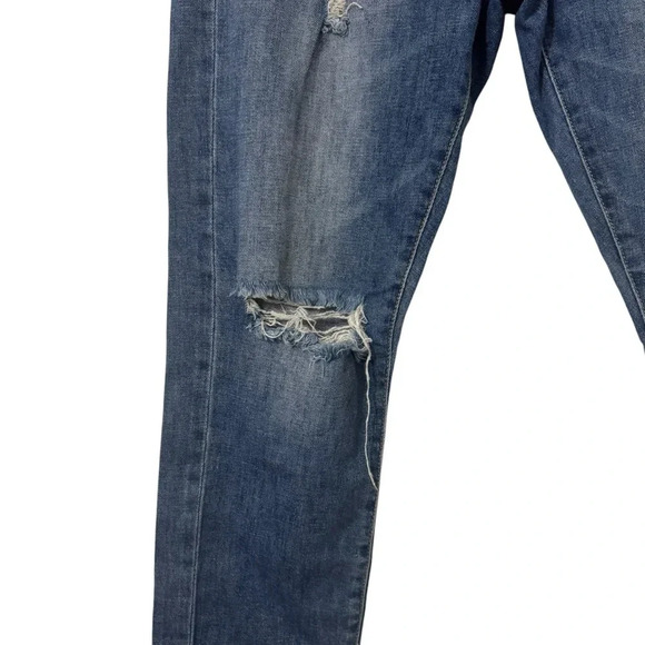 Pilcro Slim Boyfriend Crop Anthropologie Distressed Medium Wash Jean Size 30 - Picture 4 of 7